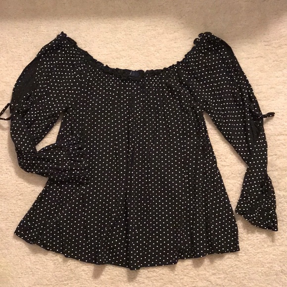 American Eagle Outfitters Tops - Off Shoulder Top
